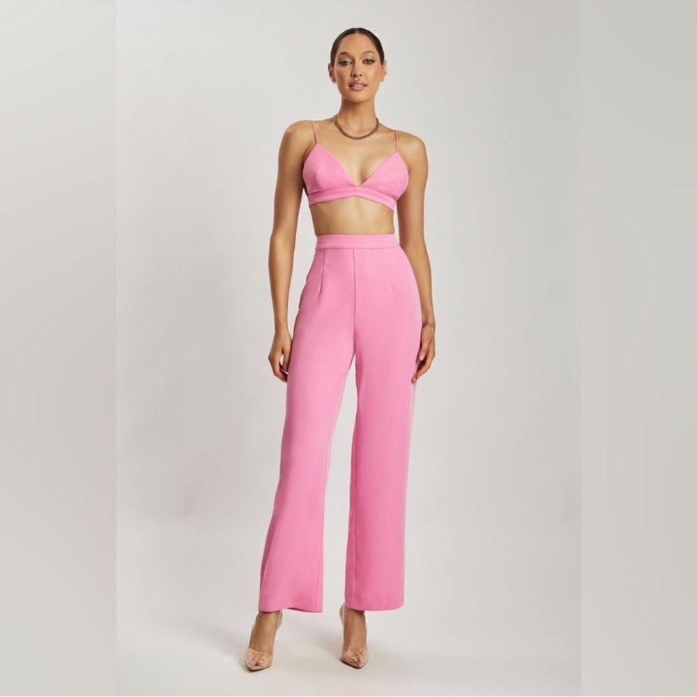 NWT CYNTHIA Triangle Bralette. Featuring thin spaghetti straps Size Small - Picture 3 of 15